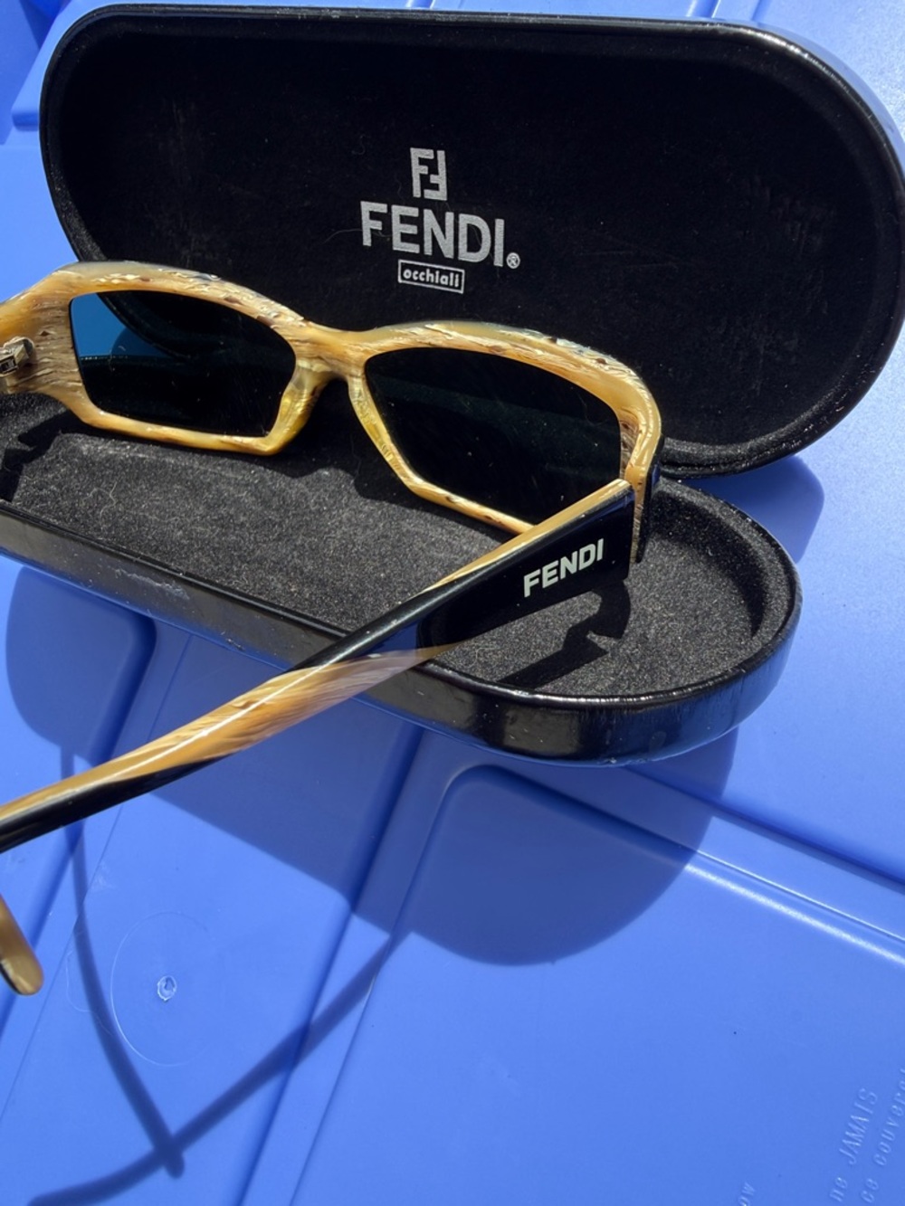 Vintage Fendi womens Tortoise Sunglasses with black leather case.
Collectible.